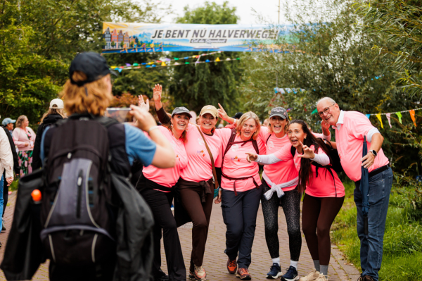 de Dam tot Dam Wandeltocht voor Pink Ribbon