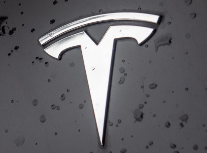 Tesla zonder handen: Nederland zegt ja