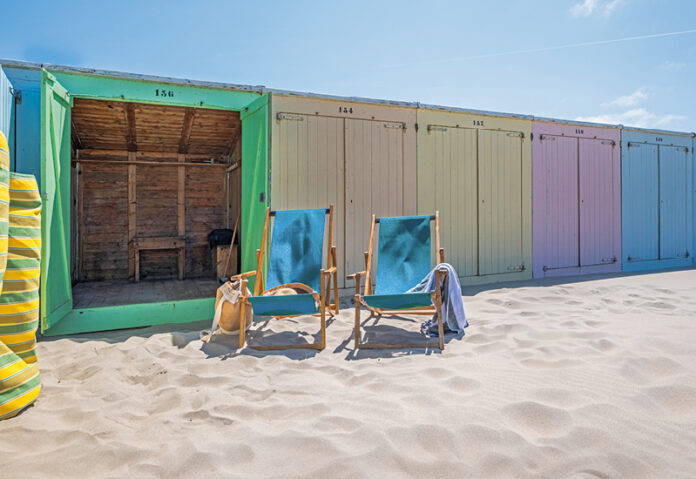 Steeds meer vakantiegangers keren terug naar Zeeuwse strandcabines 