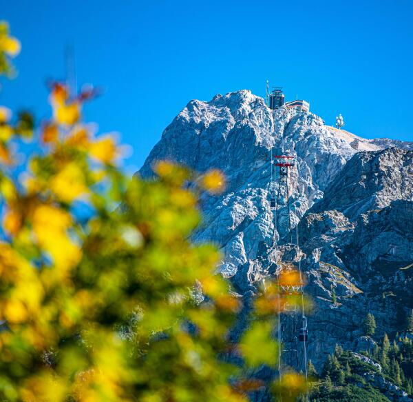 Das Foto darf ausschließlich für PR- und Marketingmaßnahmen des Zugspitz Resorts - Obermoos 1A - A-6632 Ehrwald räumlich und zeitlich unbegrenzt verwendet werden. Das Copyright verbleibt beim Bildautor Günter Standl (www.guenterstandl.de). Jegliche Nutzung Dritter ist mit dem Bildautor gesondert zu vereinbaren. Der Bildautor stellt das gelieferte Bildmaterial nicht von Rechten Dritter frei. Etwaige Ansprüche Dritter fallen in den Verantwortungsbereich des Bildnutzers.